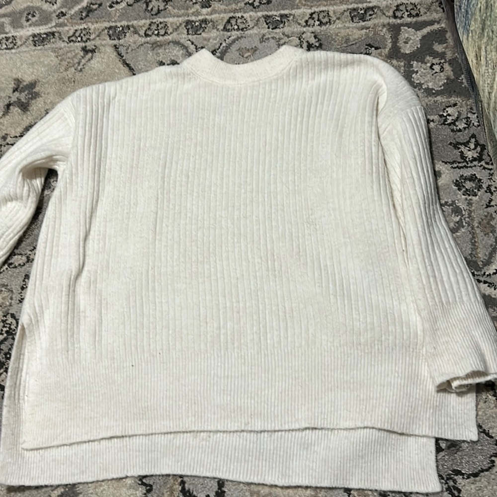 H and m sweater